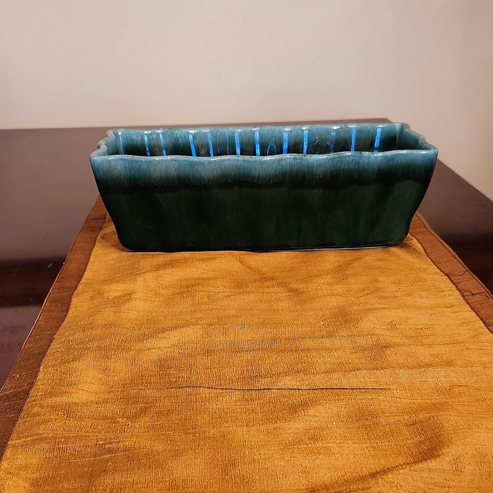 Hull USA Planter